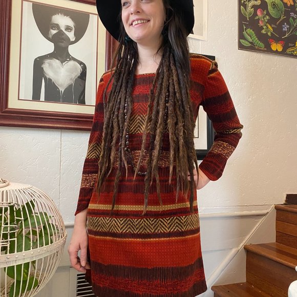 Red Retro Inspired Shift Dress - Picture 2 of 6